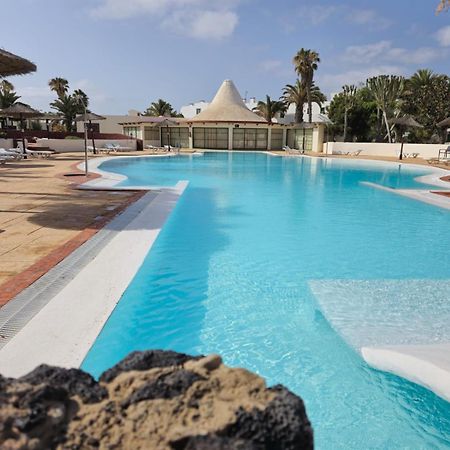 Bungalow Goa Pool View, Playa Roca Residence Sea Front Access - Free Ac - Wifi Costa Teguise Ngoại thất bức ảnh