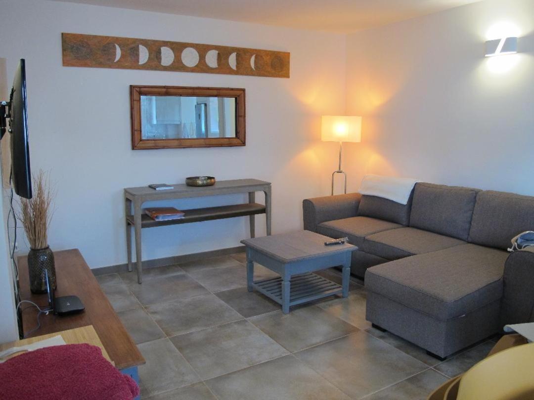 Bungalow Goa Pool View, Playa Roca Residence Sea Front Access - Free Ac - Wifi Costa Teguise Ngoại thất bức ảnh