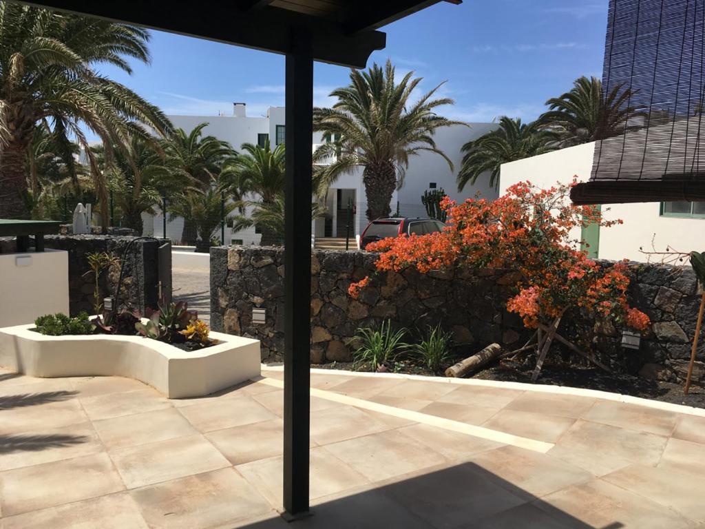 Bungalow Goa Pool View, Playa Roca Residence Sea Front Access - Free Ac - Wifi Costa Teguise Ngoại thất bức ảnh