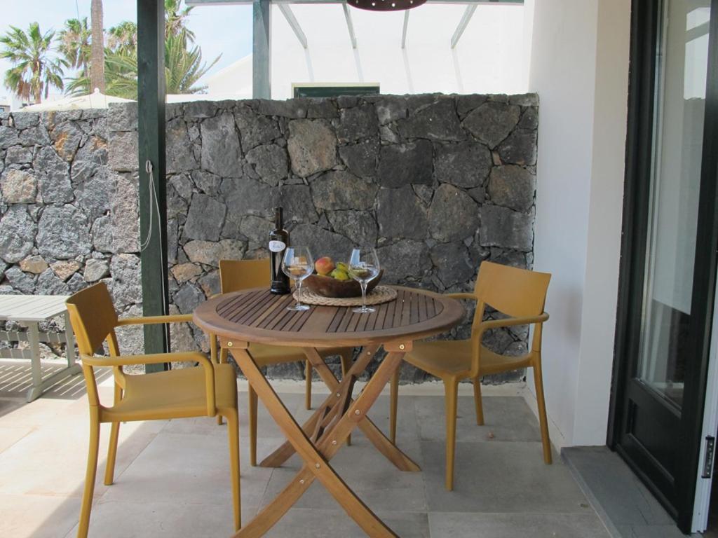 Bungalow Goa Pool View, Playa Roca Residence Sea Front Access - Free Ac - Wifi Costa Teguise Ngoại thất bức ảnh